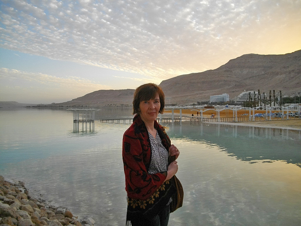 Аня на берегу Мертвого моря
